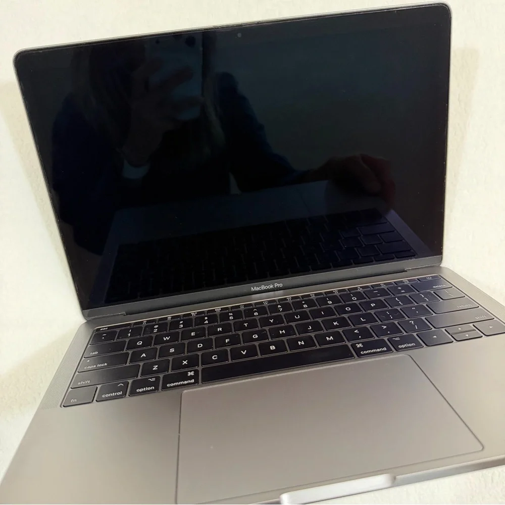 MacBook Pro 13.3” - Late 2016 Space Grey
